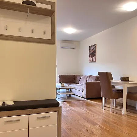 Point • 59 * Podgorica